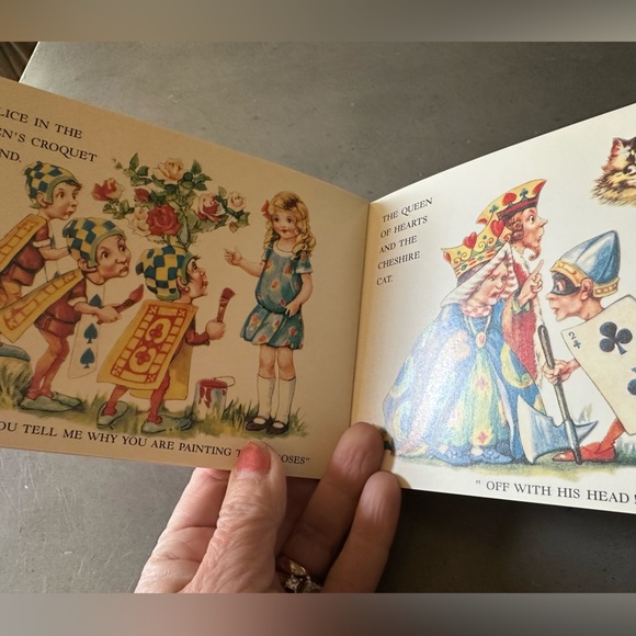 Vintage Alice in Wonderland Father Tucks’s miniature book Shackman & Co like new - Picture 2 of 6
